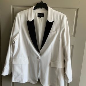White tuxedo blazer with black lapels